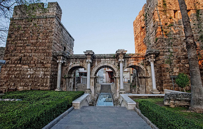 Hadrianus Kapısı